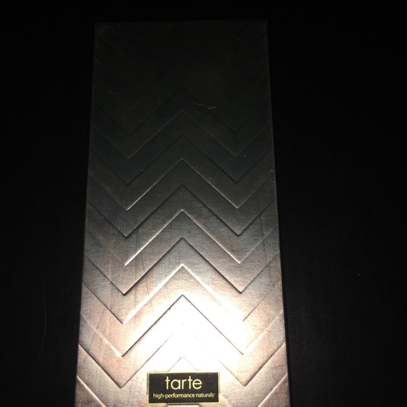 Tarte LE Palette - Picture 1 of 3